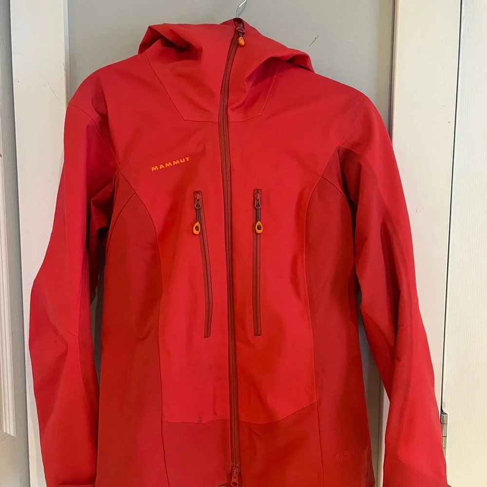 Mammut soft shell jacket. Women’s small. - Picture 2 of 3